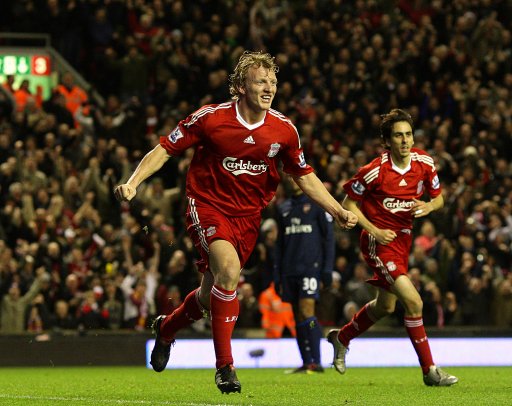 记者：上海申花5名外援以及谢鹏飞和戴伟浚随队出征亚冠客场（记者：申花5外援携谢鹏飞、戴伟浚随队征战亚冠客场）