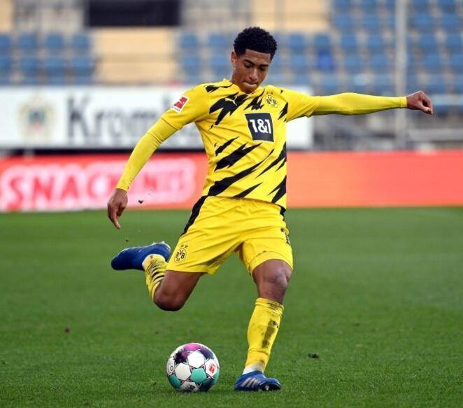 英超半场：福登开场闪击，格瓦迪奥尔破门，曼城2-0利兹联