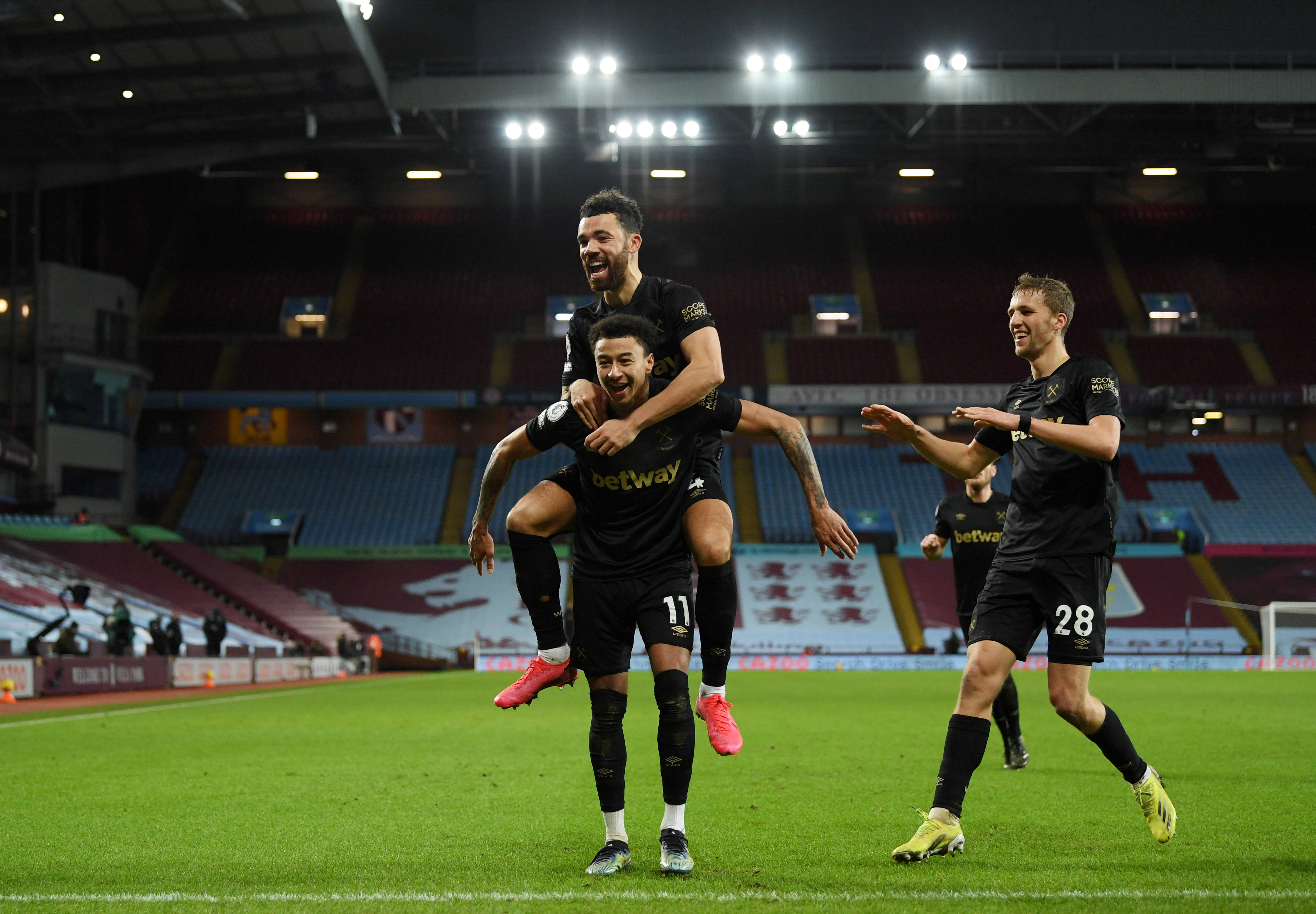 罗马诺：曼联并未与巴萨就费尔明展开谈判，球员只专注巴萨