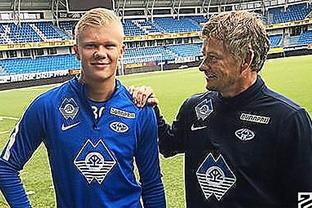 德天空：拜仁看上安德莱赫特17岁中场德卡特