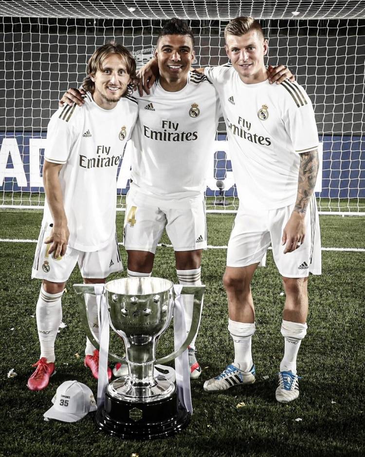 在重庆铜梁备战期间，U16国足参观了邱少云烈士纪念馆（U16国足重庆铜梁集训期间走进邱少云烈士纪念馆）