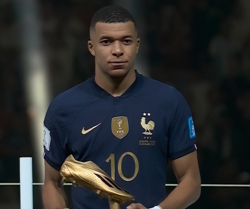 记者：德弗里希望获得更多出场机会，他不想错过26世界杯（记者：德弗里渴望增加出场时间，不愿错过2026年世界杯）