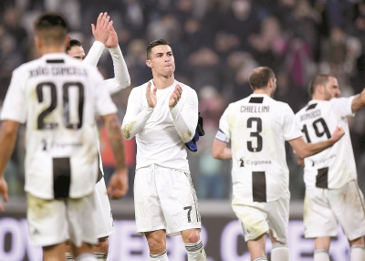 手感全无！阿努诺比9中1拿到2分3板1助，正负值-11（状态低迷！阿努诺比9投1中仅2分3板1助，正负值-11）