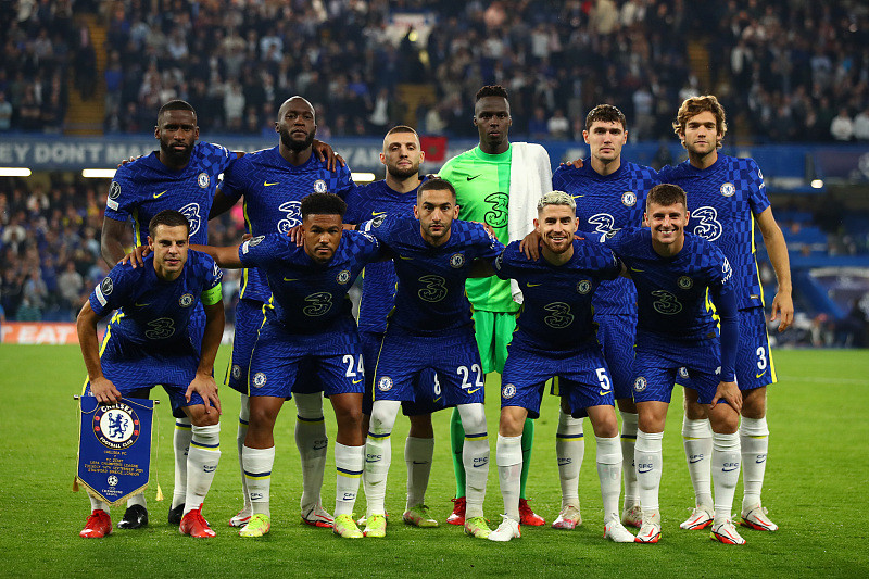 我们也有！太阳全队节日礼物是遥控玩具车：狄龙和队友玩嗨了（太阳全队获赠节日遥控车，狄龙与队友玩嗨了）