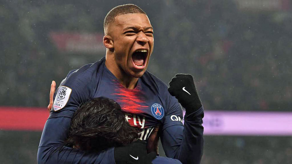 鲍尔复出半场命中7记三分，末节搏命时刻连中3球定乾坤（鲍尔复出火力全开：半场飙进7记三分，末节关键连中三球锁定胜局）