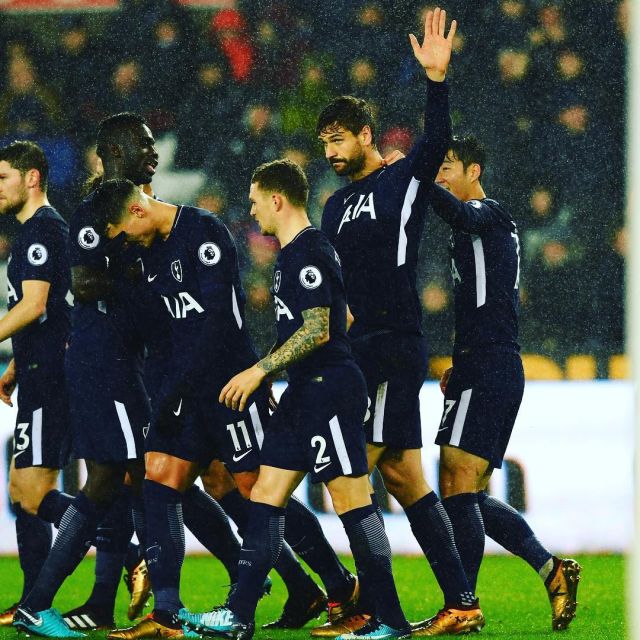 记者：郑智有望接替邵佳一执教青岛西海岸